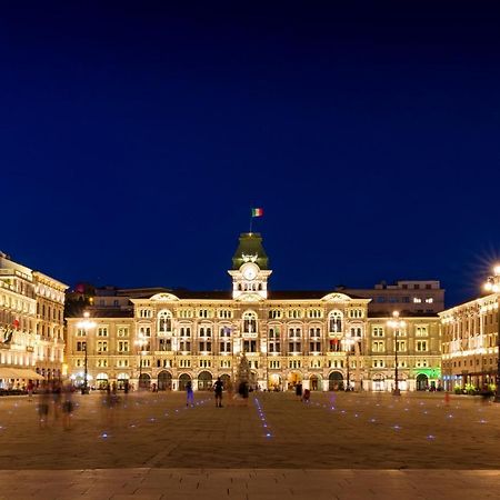 Residenza D'Annunzio Apartment Trieste Bagian luar foto