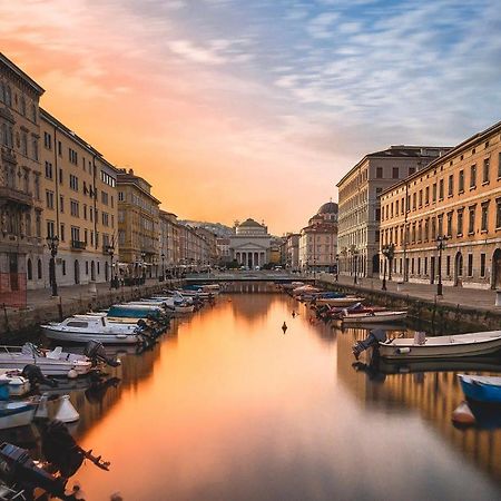 Residenza D'Annunzio Apartment Trieste Bagian luar foto