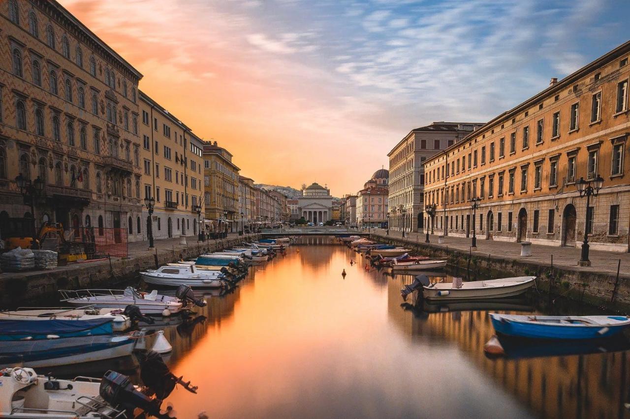 Residenza D'Annunzio Apartment Trieste Bagian luar foto